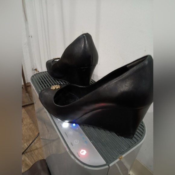 Tory Burch Wedges Size 8 - Picture 3 of 8